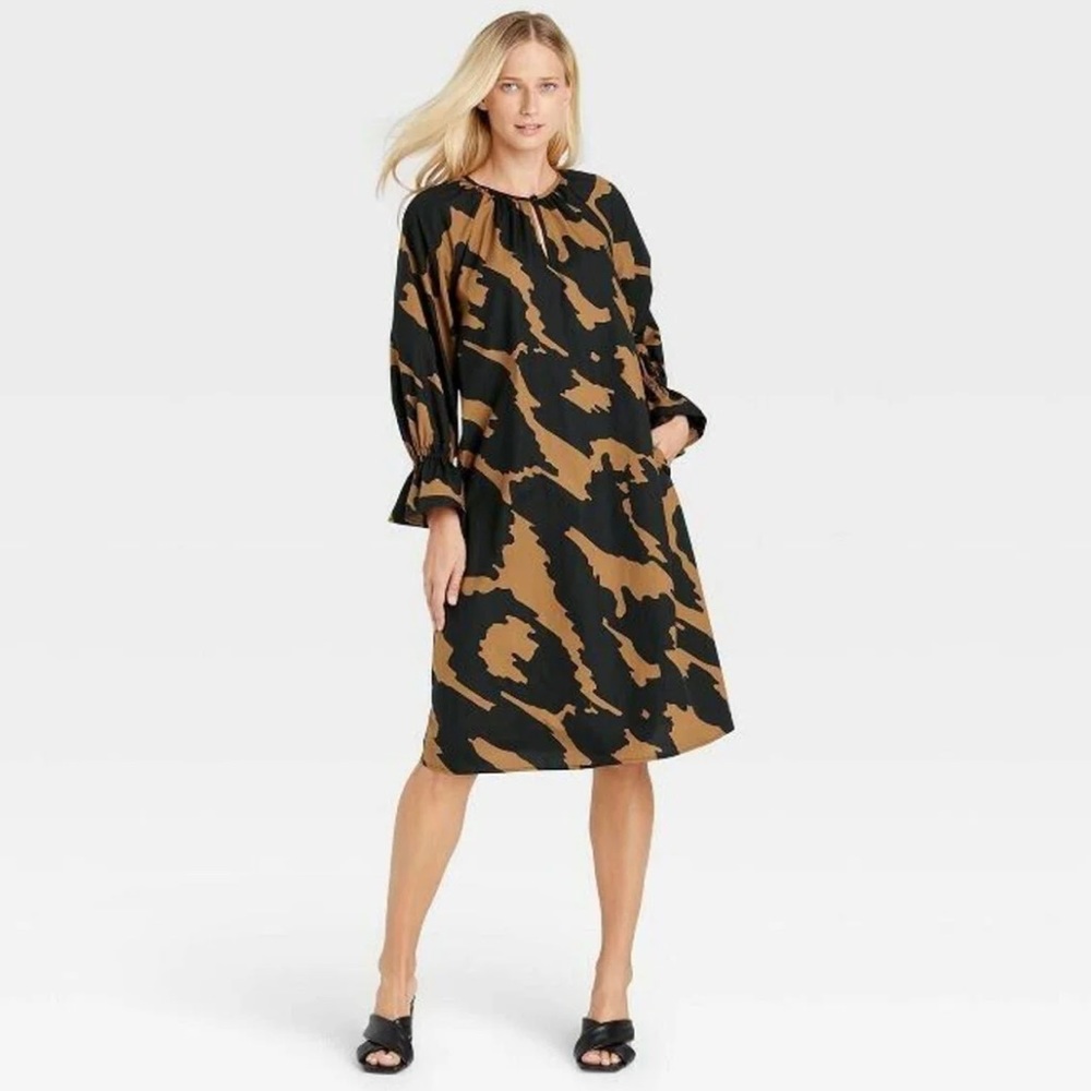 Who What Wear Ruffle Cuff Midi Dress in Animal Print Small